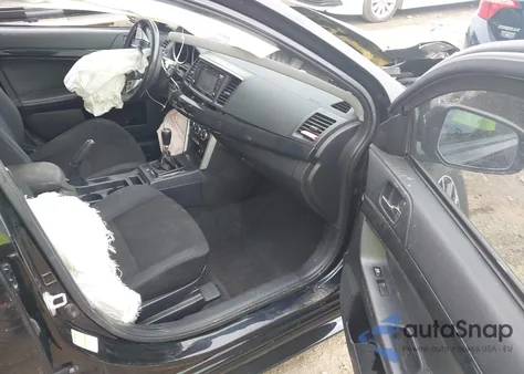 2017 Mitsubishi Lancer Es z USA, uszkodzony, nr VIN JA32U2FU8HU007848